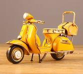 Tin vespa Piaggio scooter model